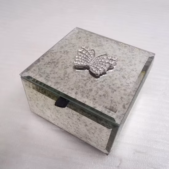 装飾用の錆びたアンティークミラー